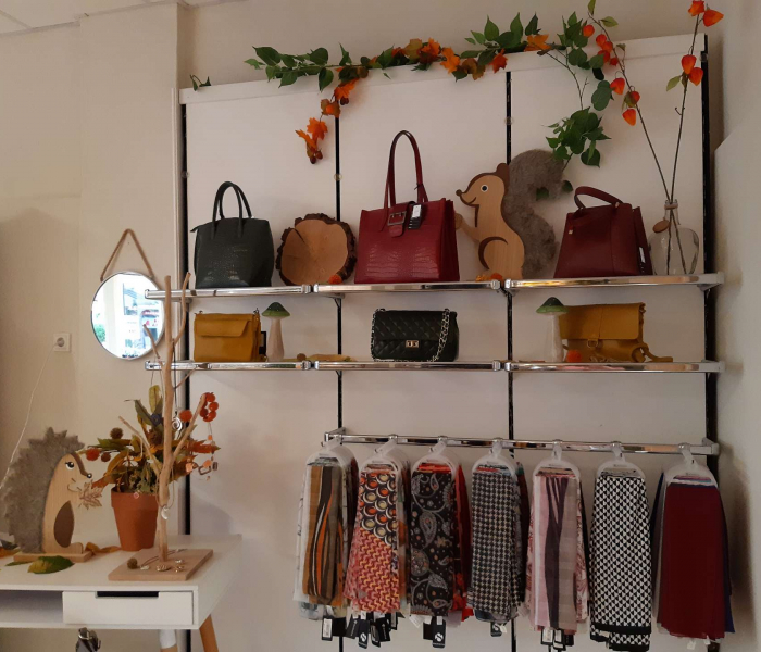 Taschen mit Herbstdeko